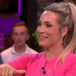 🎥 | Hélène Hendriks valt uit FHM top 100: 'Kan niet, ga gelijk naar de plastische chirurg' | Sportnieuws.nl
