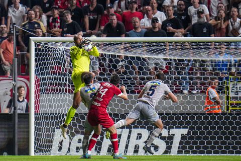 Antwerp- en Brugge-fans hekelen spel van Ekkelenkamp tegen Basaksehir: 'Wat slecht'