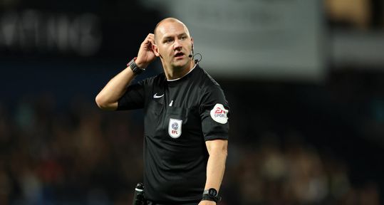 Scheidsrechter die persoon met beperking belachelijk maakte, staat voor rentree in Premier League
