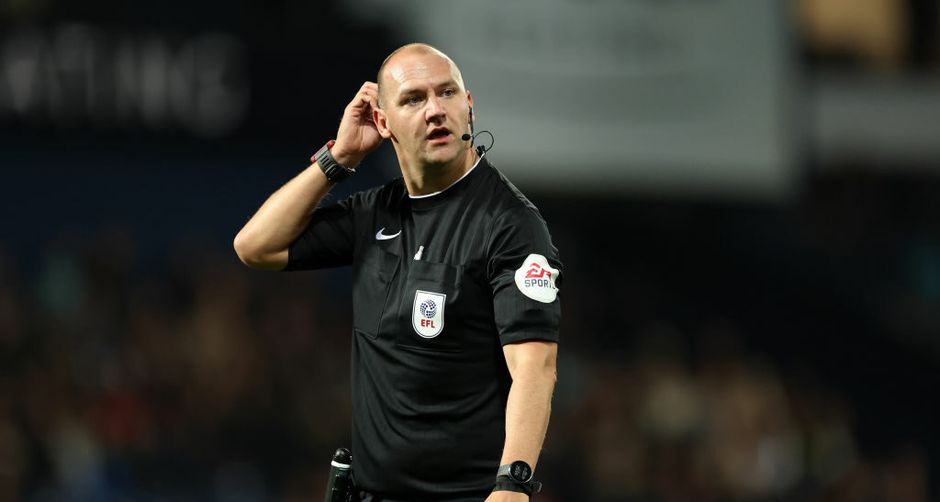Scheidsrechter die persoon met beperking belachelijk maakte, staat voor rentree in Premier League
