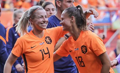 Op deze zender kijk je zaterdag naar de EK-wedstrijd van de Oranje Leeuwinnen tegen Zweden