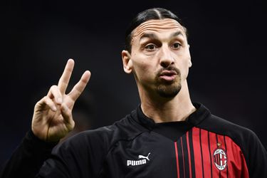 'Silvio Berlusconi wil Zlatan Ibrahimovic (41) nog 1 keer verleiden tot een transfer'