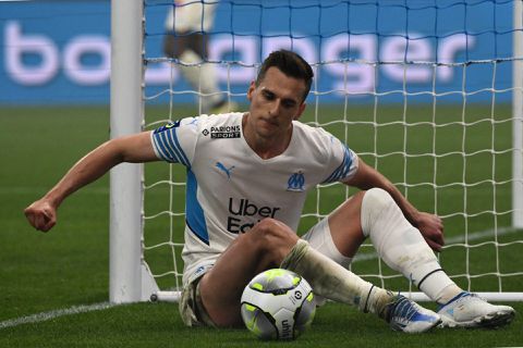 Peter Bosz geeft Feyenoord met Lyon het goede voorbeeld en wint knap bij Marseille