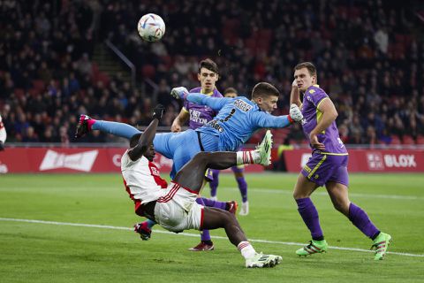 Nieuwe dreun voor Ajax: zwakke recordkampioen speelt teleurstellend gelijk tegen Volendam