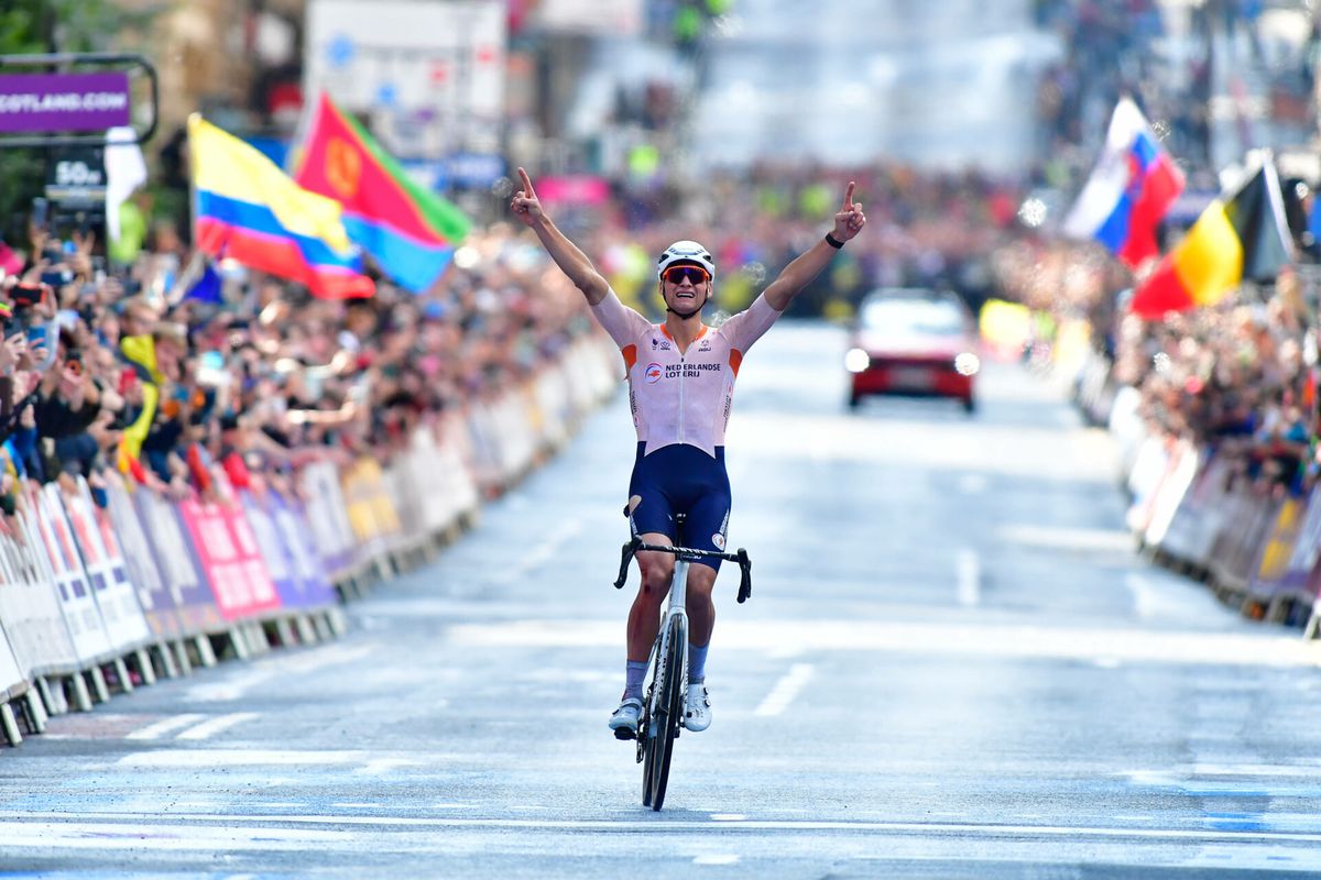 Mathieu van der Poel hield WC-pauze tijdens WK-wegrit: 'Kon het niet ophouden'