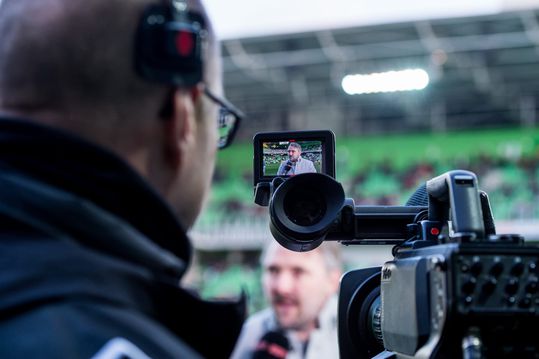 4 Nederlandse tv-aanbieders willen Eredivisie 'in alle Nederlandse huishoudens' krijgen