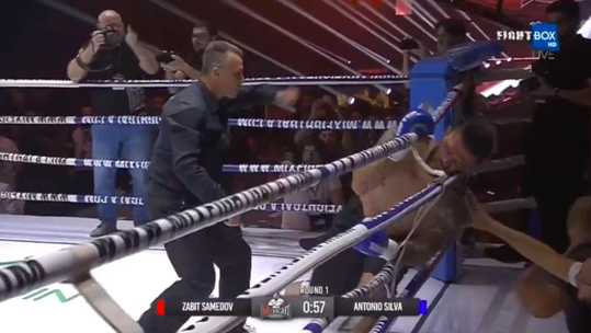 🎥 | Bigfoot Silva verliest voor de 11e keer op rij een partij: 'Mowgli' KO't vechtveteraan