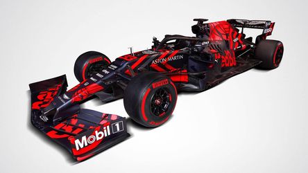 Red Bull presenteert weer 'aparte' wagen voor testdagen: Verstappen in het rood-zwart