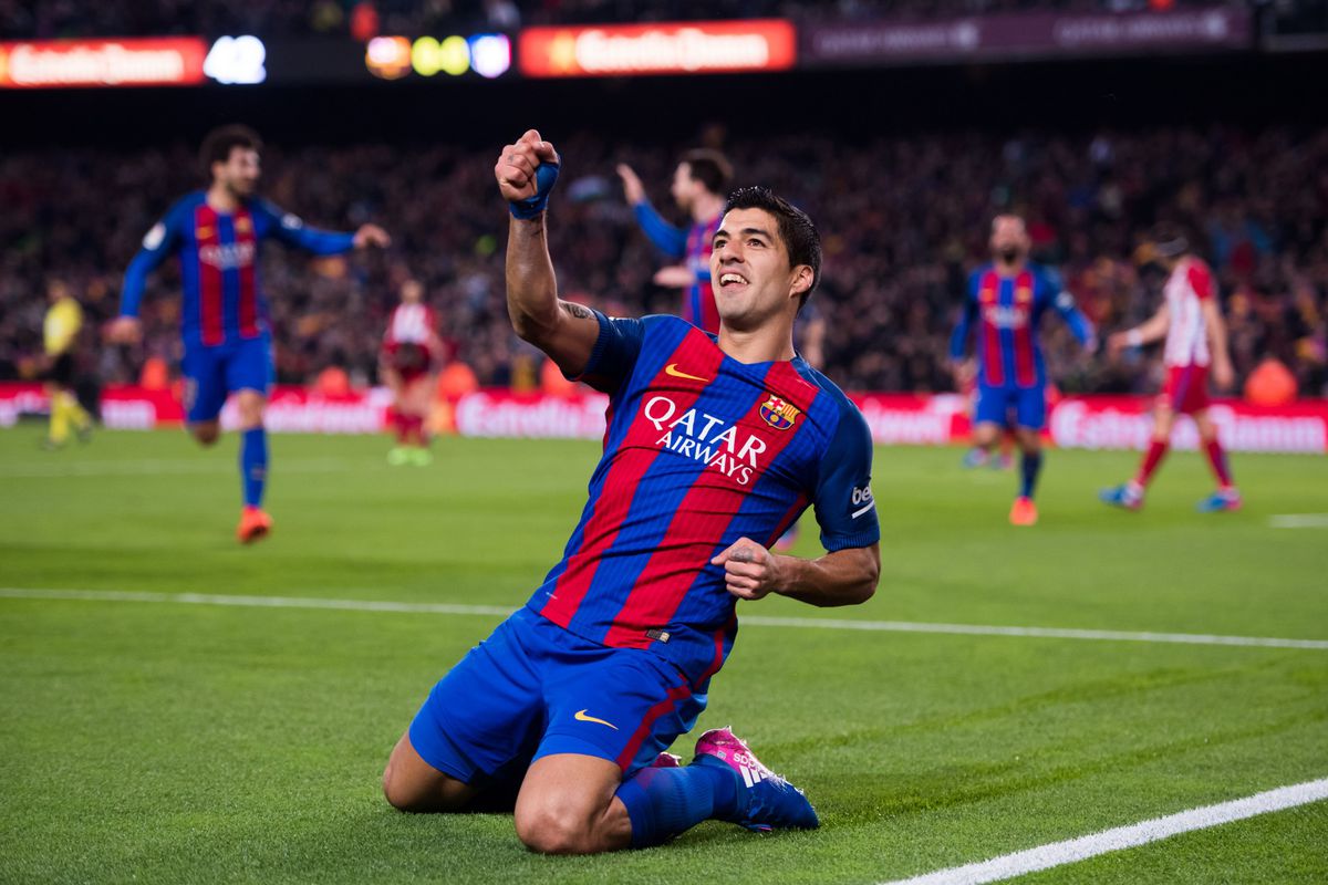 WOW! Suarez scoort in topper tegen Sevilla met heerlijke omhaal (video)