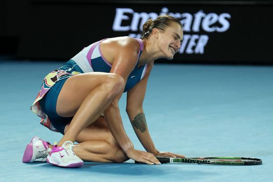 🎥 | Aryna Sabalenka is grand slam-winnares na comeback tegen Elena Rybakina in finale Australian Open