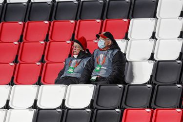 HET WAS WEER RAAK! PSV-supporters proberen stadion in te komen: 8 arrestaties