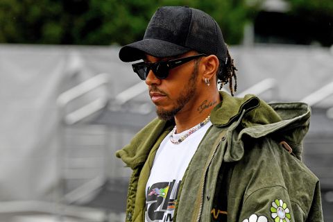 Lewis Hamilton: 'Noodzakelijk om teams die teveel uitgeven te straffen'