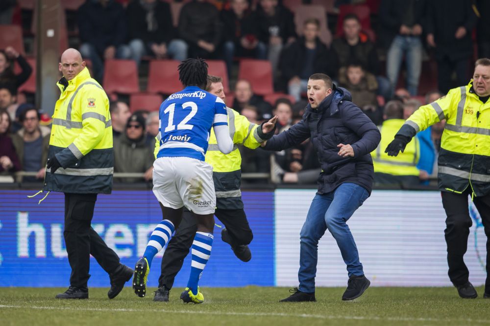 9 vechtersbazen door politie opgepakt na aanval op De Graafschap-spelers