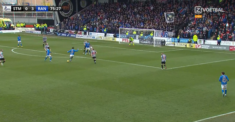 🎥 | Genieten voor Giovanni van Bronckhorst bij Rangers: wereldgoal Aribo én hattrick Roofe