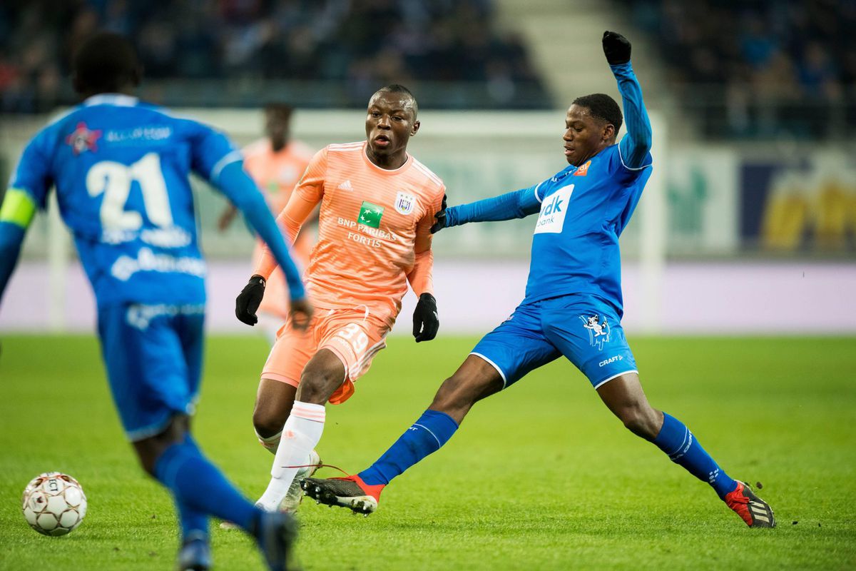 'Belgische arbiters geven kaartjes aan fans FC Utrecht'