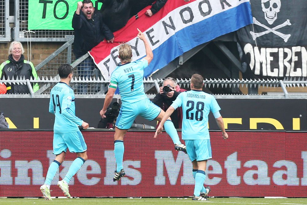 Feyenoord wint dankzij assists Jørgensen van Roda (video's)