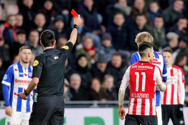 Sports Weekly: ‘Lozano kreeg terecht rood en dat Huntelaar er geen kreeg is onbegrijpelijk’