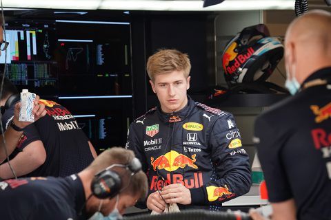 Deze F2-coureur mag in 2022 bij F1-vrije trainingen in de Red Bull kruipen