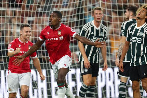 🎥 | Hoe dan? Wrexham zet sprookje voort en wint oefenpotje van Manchester United
