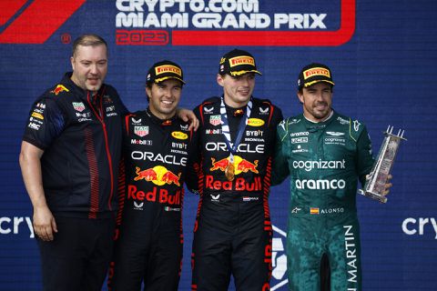 Sergio Pérez gelooft nog in wereldtitel: 'Max en ik zijn aan elkaar gewaagd'