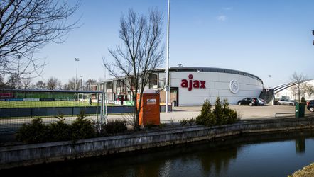 'Leegloop bij jeugdopleiding Ajax na ontslag van Jonk'