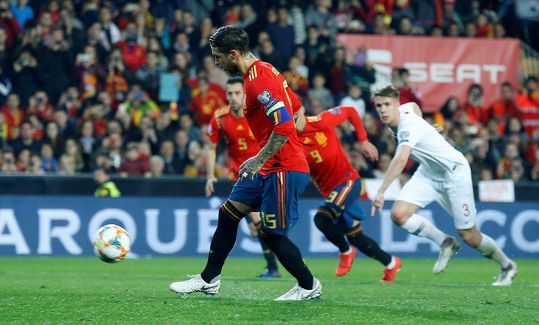 Check hier de samenvatting van Spanje-Noorwegen, met de panenka van Ramos (video)