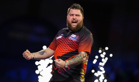 Peter Wright of Michael Smith: wie gooide de meeste 100+ finishes?