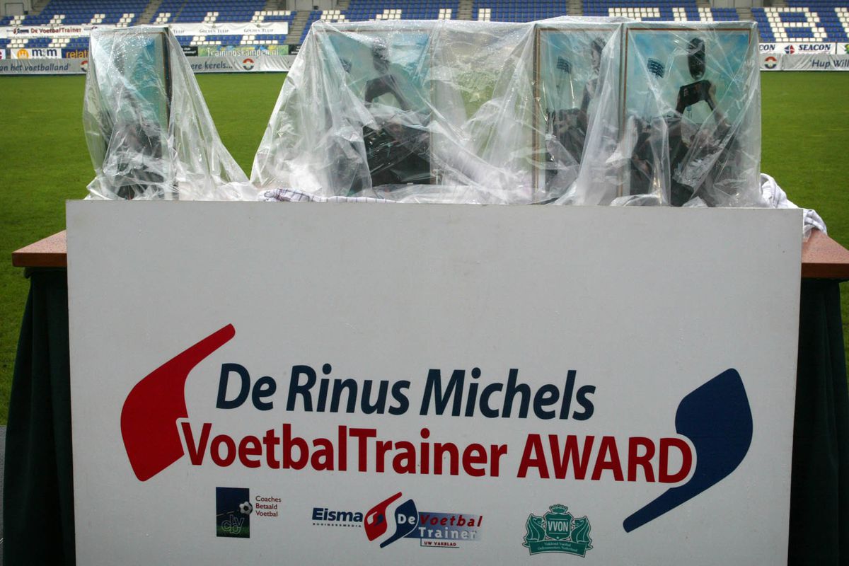 Deze 5 Eredivisie-trainers kunnen de Rinus Michels Award winnen