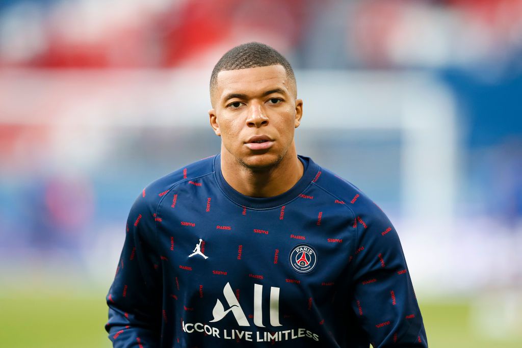 'Wanhopig PSG wil Kylian Mbappé ALLES laten bepalen: van trainerskeuze tot transfers'