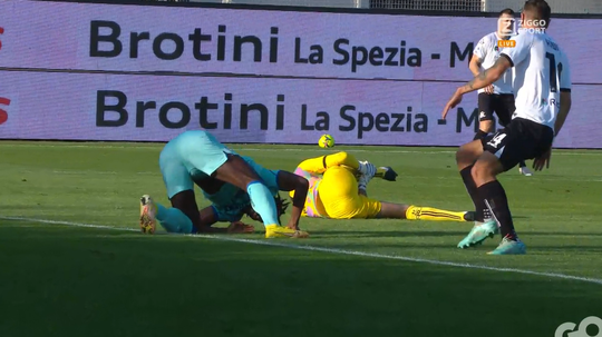🎥 | Spezia-keeper Jeroen Zoet moet gewisseld worden na harde botsing met Atalanta-speler