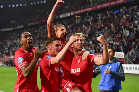 Opstelling FC Twente op bezoek bij Hammarby: Ricky van Wolfswinkel weer op de bank