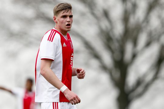 Taylor schiet Ajax O19 op voorsprong in bekerfinale tegen Groningen (video)