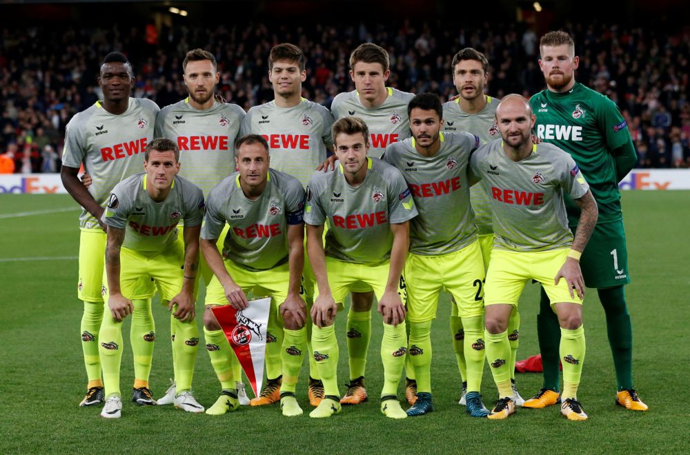 Check dit: 1. FC Köln droeg dit seizoen al 7 verschillende shirts