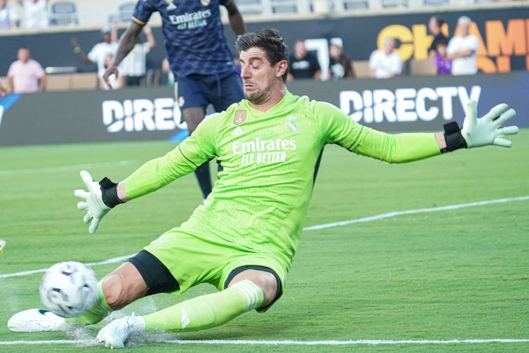 Real Madrid moet Courtois maandenlang missen: topkeeper zwaar geblesseerd