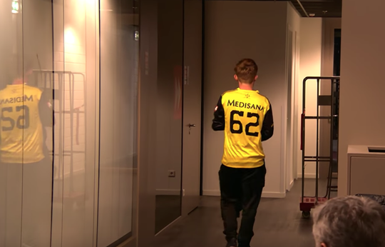 E-Sporter Roda JC stormt woedend naar buiten na verloren pot FIFA (video)