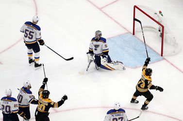 Boston Bruins als eerste op voorsprong in finale Stanley Cup na prima comeback (video)