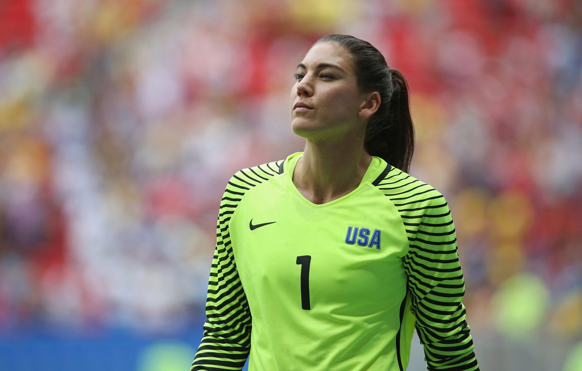 Amerikaanse keeperslegende Hope Solo laat zich opnemen in afkickkliniek