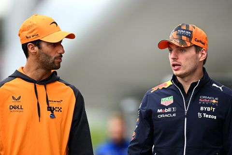 Daniel Ricciardo kan niet omgaan met wanprestaties: 'Brak al de kamer af als Vertappen iets sneller was'