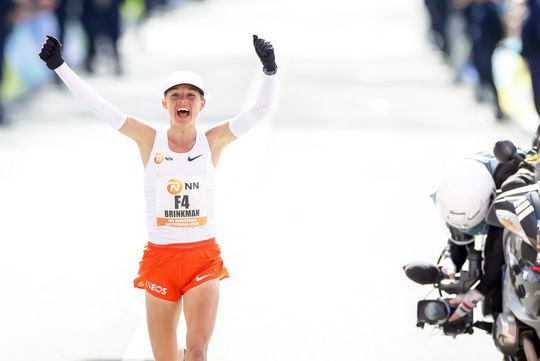 Ook het vrouwenrecord naar de gallemiezen! Nienke Brinkman 2e bij marathon van Rotterdam