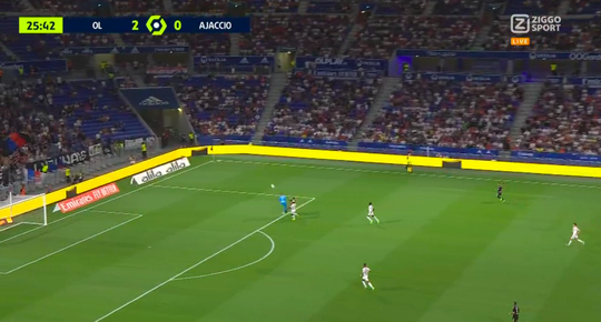 🎥 | Rood! Lyon-keeper Lopes beukt doorgebroken aanvaller al vliegend neer