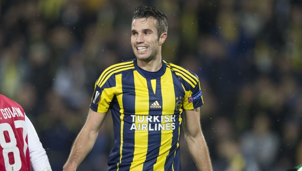 Invaller Van Persie helpt Fenerbahçe aan zege
