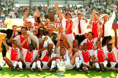 Een duik in de geschiedenisboeken: zo verliepen de eerdere bekerfinales tussen PSV en Ajax