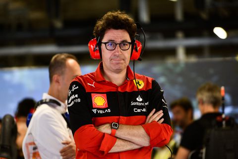 Oops! Ferrari-baas Mattia Binotto beledigde Yuki Tsunoda en biedt excuses aan voor gevoelige woordkeuze