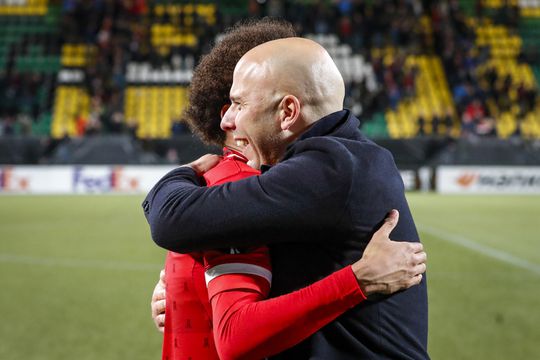 Feyenoord presenteert aanwinst Calvin Stengs: 'Voelt goed om het shirt te dragen'