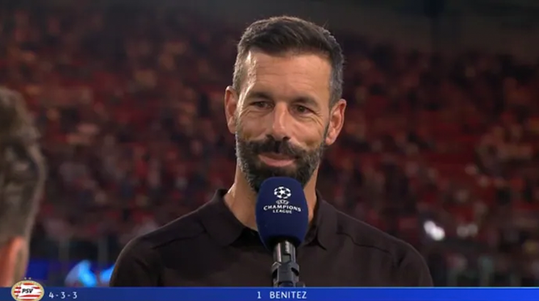 🎥 | Van Nistelrooij, Boskamp én Sneijder lachen RTL-presentator uit om stomme vraag