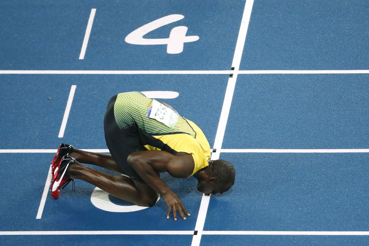 WTF?! Is Usain Bolt lid van de geheime orde Illuminati? (video)