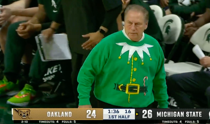 🎥 | Santa drip: college-basketbalcoaches pakken uit met zeer bijzondere kersttruien
