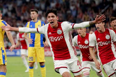 Ajax heer en meester tegen APOEL en plaatst zich voor groepsfase Champions League (video's)