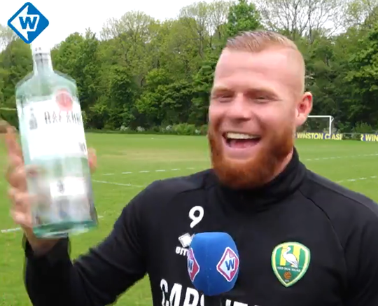 😂🎥 | Verheydt had een weddenschap staan en krijgt 3 flesjes Bacardi: hij weet niet wat hij ziet
