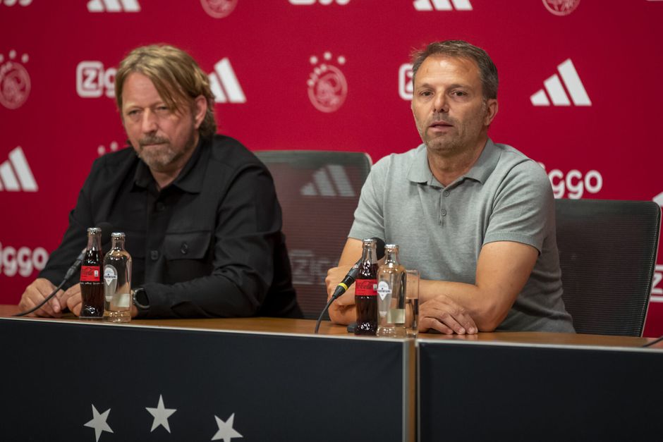 Supportersverenigingen Ajax willen dat niet Mislintat of Steijn, maar de rvc oprot